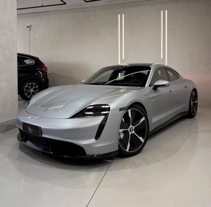 PORSCHE TAYCAN TURBO ELÉTRICO PORSCHE TAYCAN TURBO ELÉTRICO